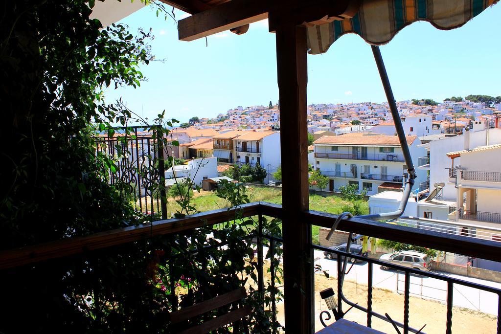 Vaya Zorba Studios Skiathos Town Room photo